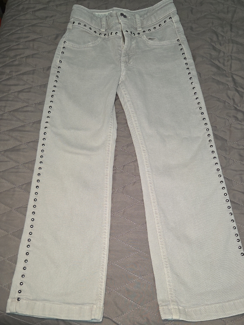 Zara Light Gray Wide-Leg Jeans with Black Stud Trim